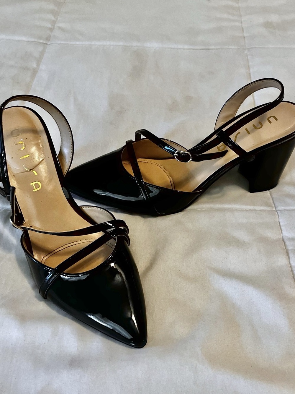 Women’s Unisa Motly Black Pointed Toe Patent Leather Pump Heels size 8.5
